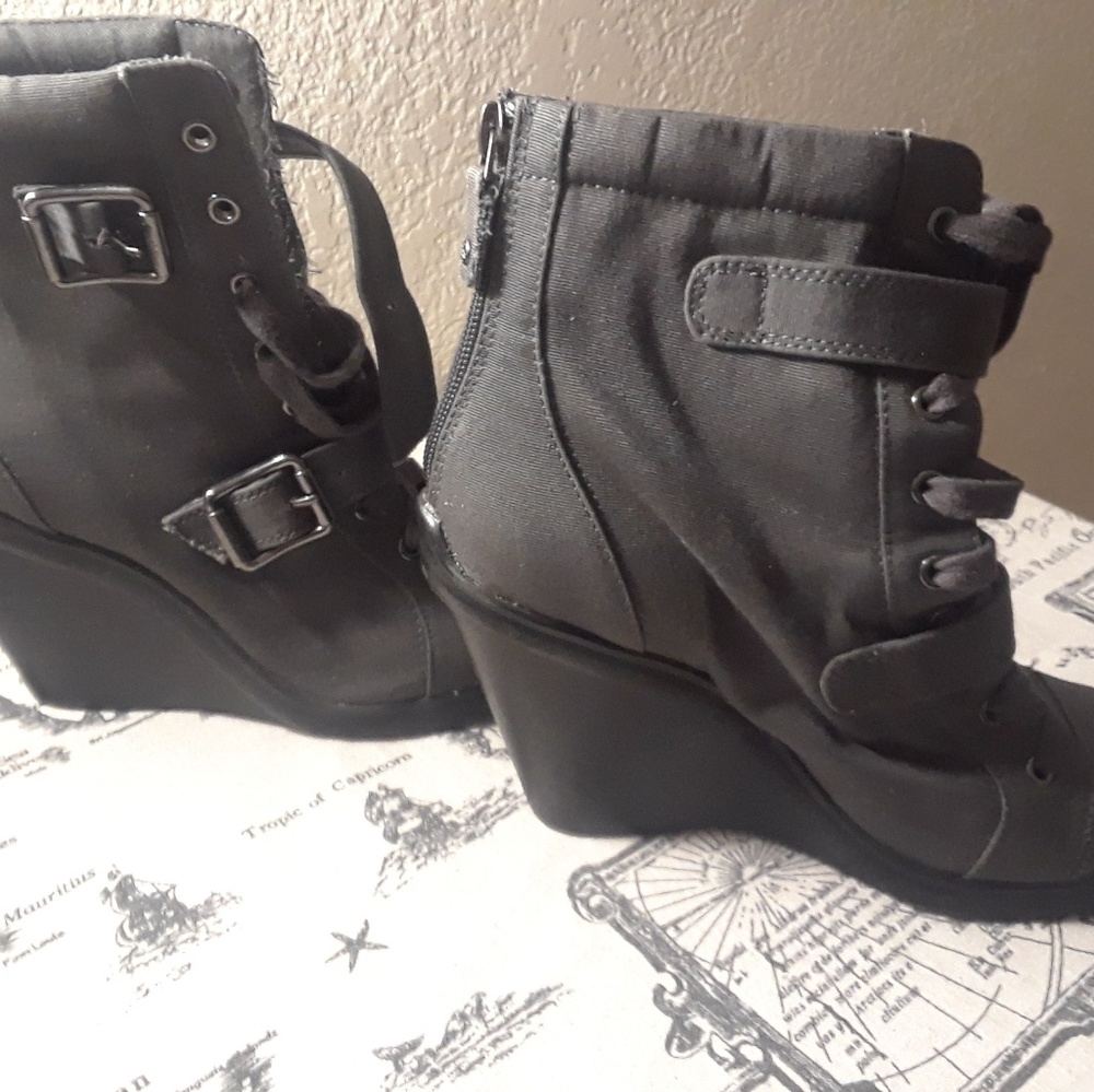 Simply Vera shoes wedge style